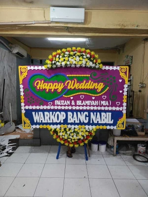 Papan Bunga di Pasar Minggu
